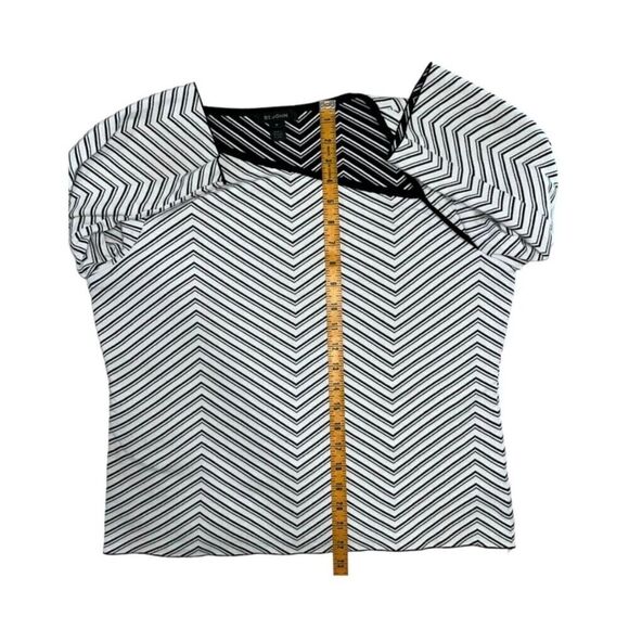 St.John Women's Asymmetric Knit Top Black White- size Medium - Picture 7 of 7